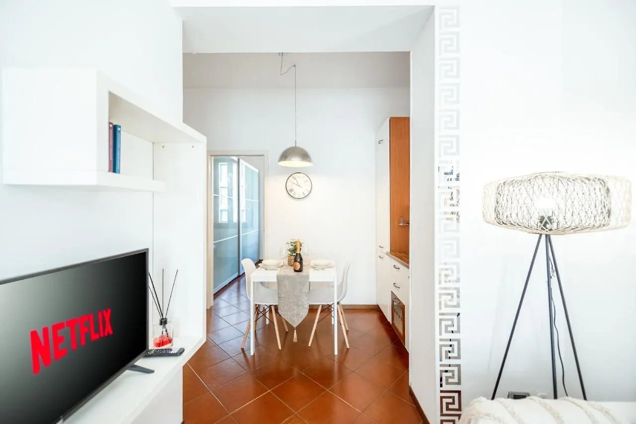 {Corso Sempione - Citylife} - Wi-Fi / Netflix /Mm5 Milan Apartment