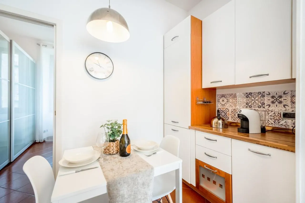Apartment {Corso Sempione - Citylife} - Wi-Fi / Netflix /Mm5 Milan Italy