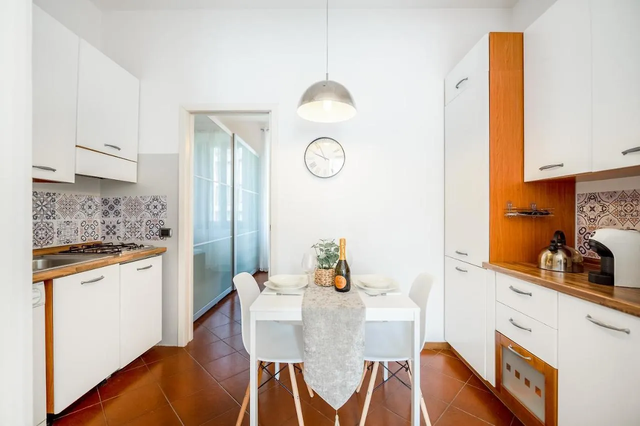 Apartment {Corso Sempione - Citylife} - Wi-Fi / Netflix /Mm5 Milan